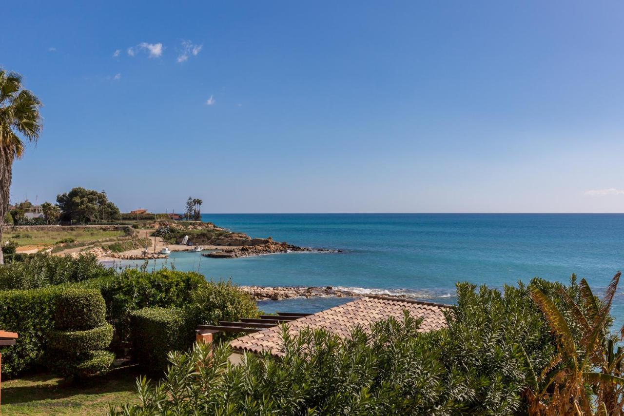 Blumarine On The Sea, Parking & Wifi Villa Авола Екстериор снимка
